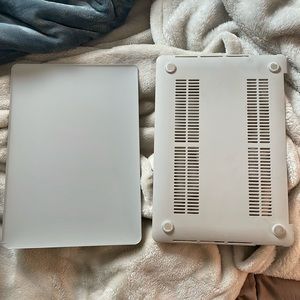 Macbook Pro 13” Case with Keyboard Covers